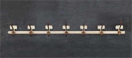 NUMBERED WALL HANGER