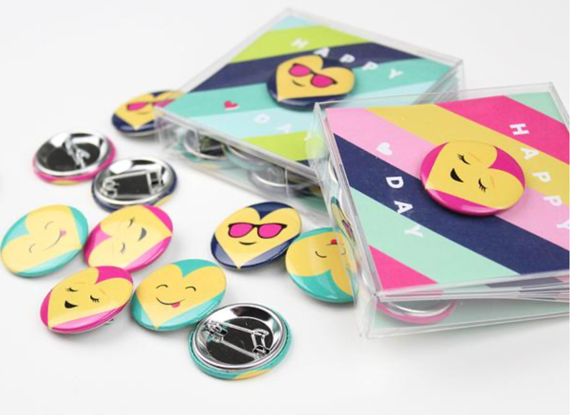EMOJI BUTTON VALENTINES - BLUE STRIPE