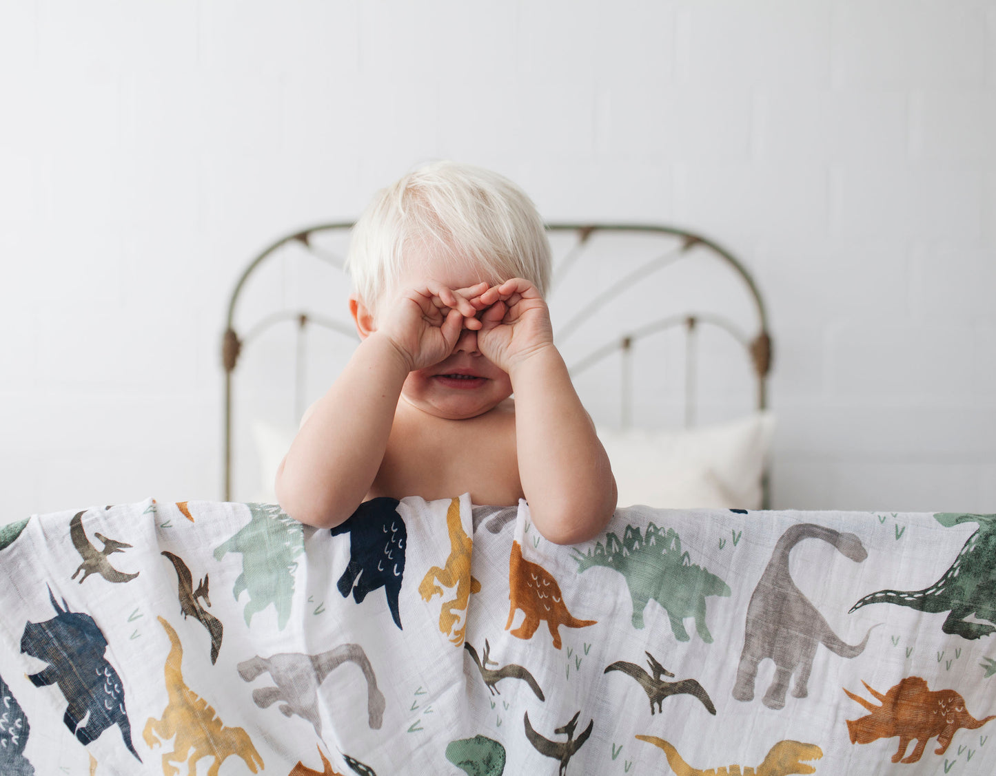 COTTON MUSLIN SWADDLE BLANKET - DINO FRIENDS