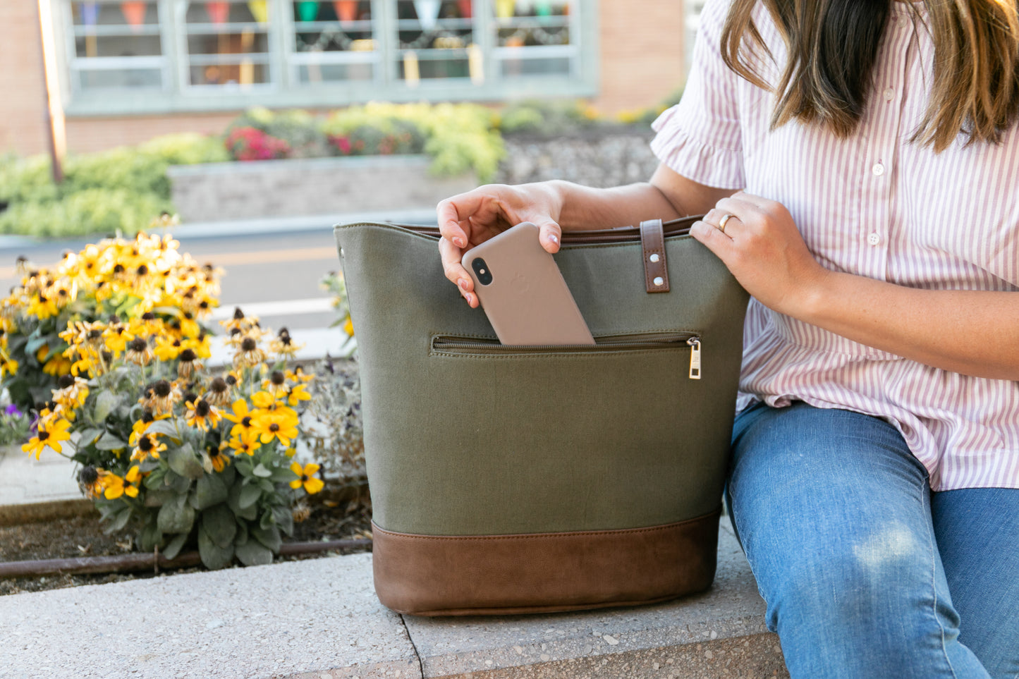 BOARDWALK TOTE - OLIVE